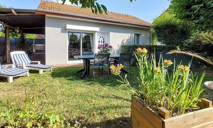 Gy House | Gorgeous home in Molinet with WiFi