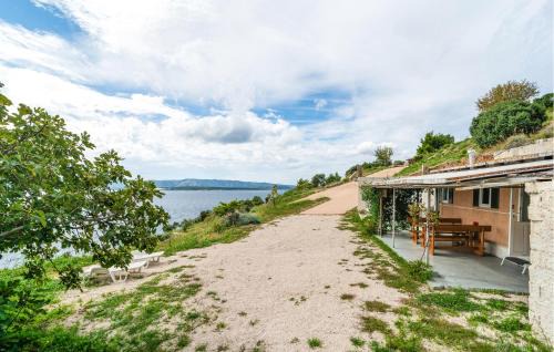 Murvica House | Gorgeous Home In Nerezisca With Wifi