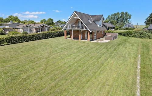 Ronbjerg House | Gorgeous Home In Øster Assels With Wifi