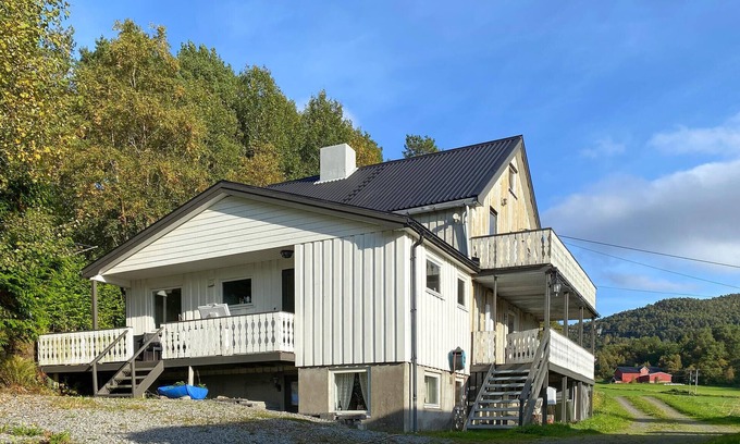 Gjemnes Municipality House | Gorgeous home in øydegard with WiFi
