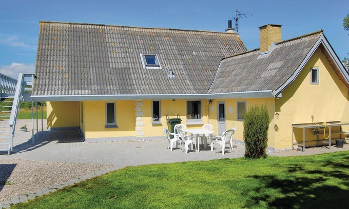 Spodsbjerg House | Gorgeous home in Rudkøbing with WiFi