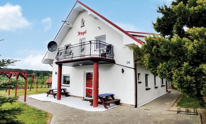 Rusinowo House | Gorgeous home in Rusinowo with WiFi