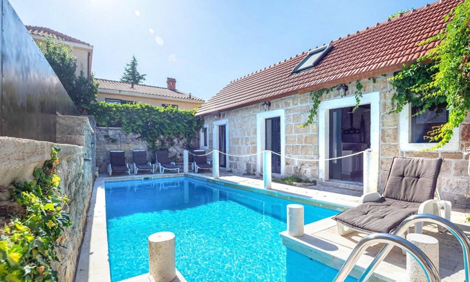 Sinj House | Gorgeous home in Sinj