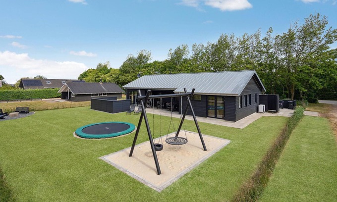 Skaven Strand House | Gorgeous home in Tarm with WiFi