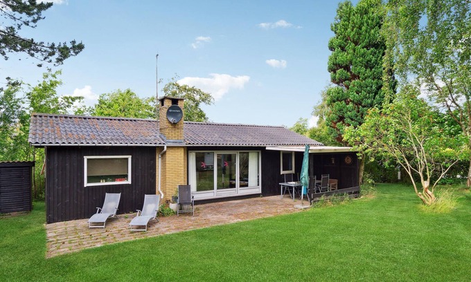 Holloselund House | Gorgeous home in Vejby with kitchen
