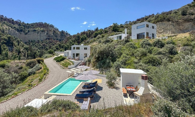 Evrostina House | Gorgeous home in Xylokastro