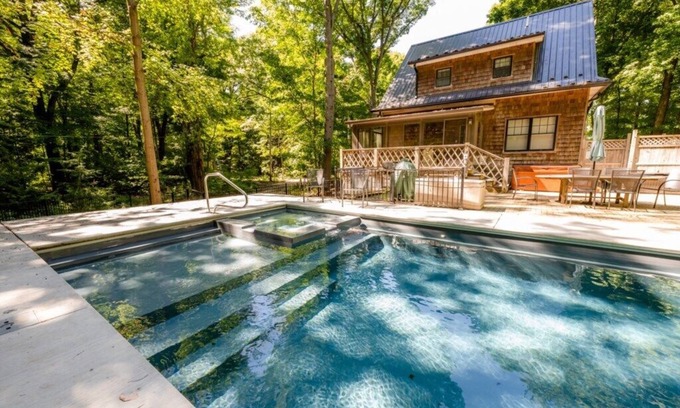 Harbert Cottage | Gorgeous Lake View Home with Private Pool and Hot Tub! Pool Open Late!