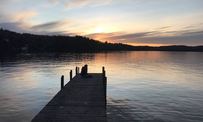 Mount Sunapee House | Gorgeous luxury lakefront mountain getaway! Sunsets. 5 mins to towns. Private.