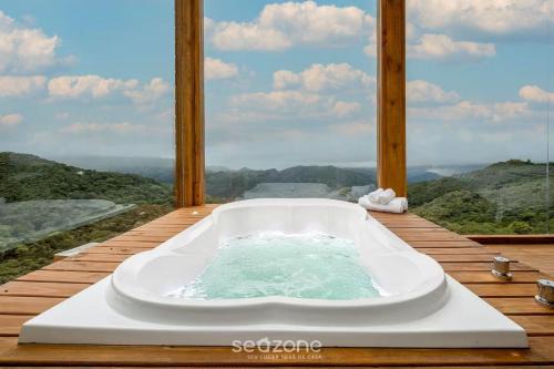 Anitapolis House | Gorgeous Mountain Jacuzzi Cabin VST013
