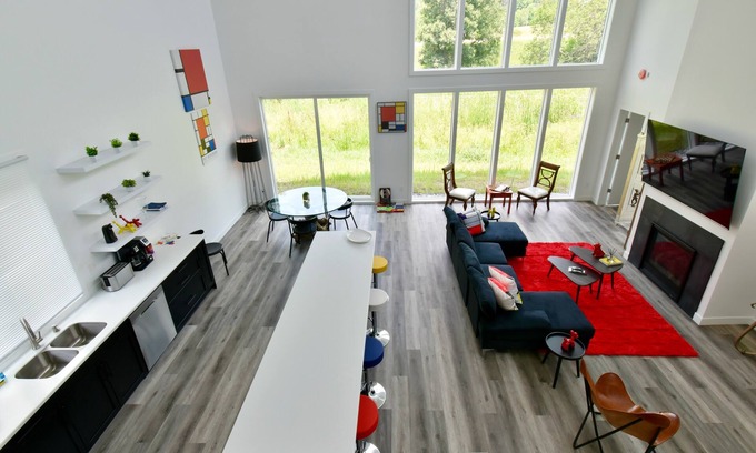 Wayzata House | GORGEOUS MODERN HOUSE VERY STYLED FEW BLOCKS FROM FAMOUS DOWNTOWN OF WAYZATA