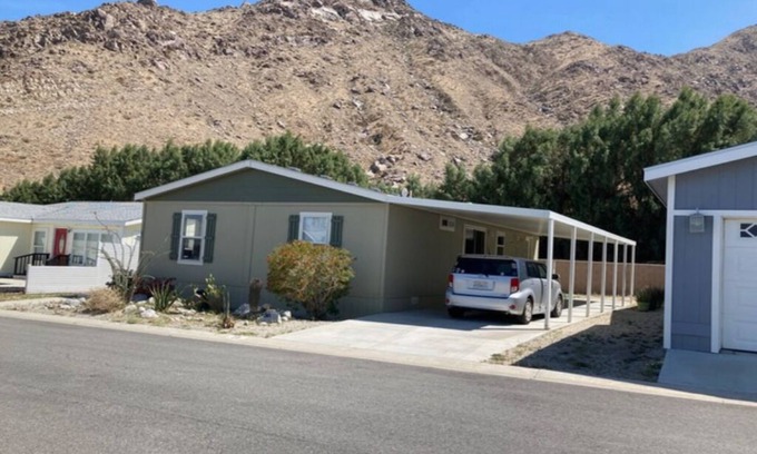 Palm Springs House | GORGEOUS MOUNTAIN SCENERYn30 night stays only! Coachella 2026 discounts!