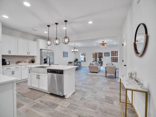Harwood Lane House | Gorgeous New Townhome/Charlotte!