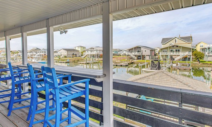Ocean Isle Beach House | Gorgeous OIB Escape w/Dock & Canal View!