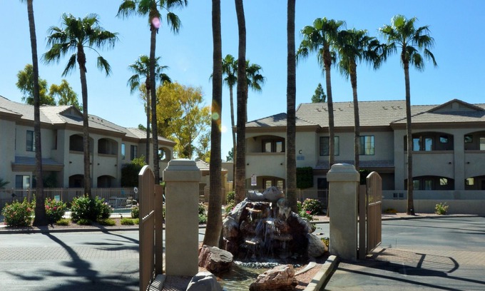 South Scottsdale Condo | Gorgeous Old Town Getaway