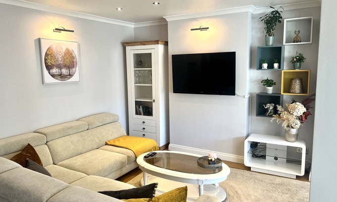 Downham Apartment | Gorgeous Private Apartment with Jacuzzi bath