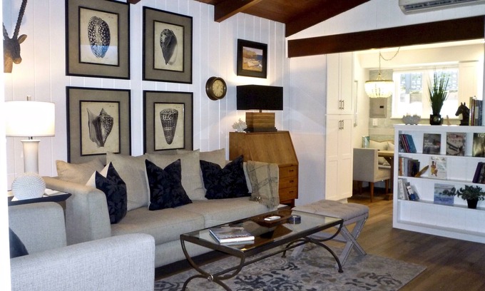 Lantern District House | Gorgeous Refresh & Mins to Beach- A/C, W/D, Wifi, BBQ, FP, Smart TV's & Parking!