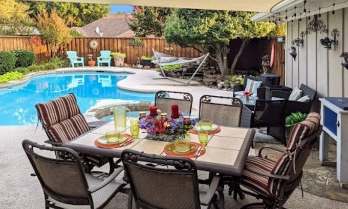 Plano House | ✪Gorgeous✪ Secluded ⛱ HEATED POOL & Spa Oasis⛱ Koi nhttps:/youtu.be/QBnKMhY7bXU