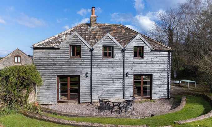 Over Stowey House | Gorgeous spacious converted barn perfect for families with large garden.