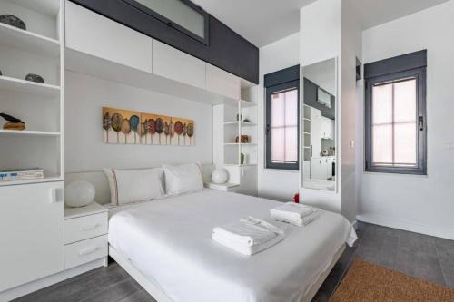 Ortakoy Apartment | Gorgeous Studio W Stunning Views Patio! #361