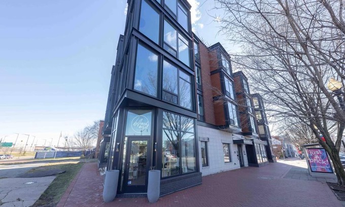 Navy Yard Apartment | Gorgeous Upscale Condo w/ Direct Views of Capitol Building and Nat’l Monument!