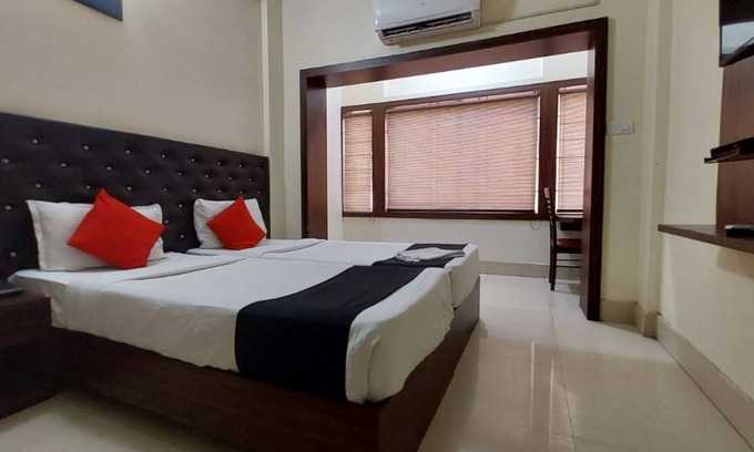 Bhubaneshwar Hotel | Goroomgo Hotel Tripletree Bhubaneswar