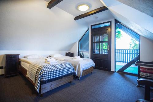 Rydzewo Bed & Breakfast | Gospoda pod Czarnym Łabędziem
