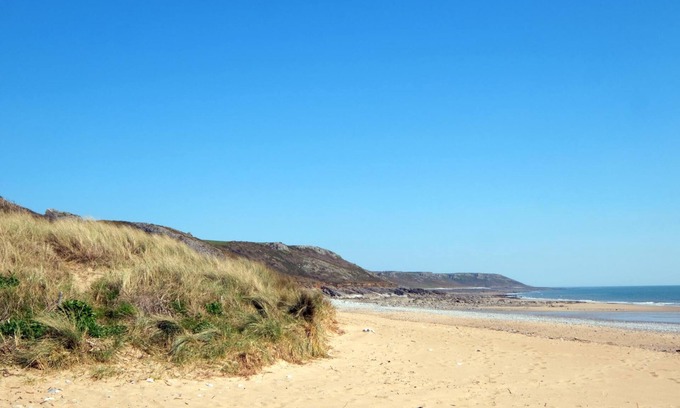 Port-Eynon Apartment | Gower Hideaway - 2 Bed Apartment - Ocean Breeze