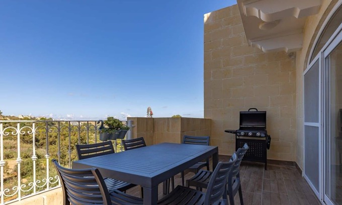 Xaghra Apartment | Gozo - Apartment with Stunning Views & Shared Pool