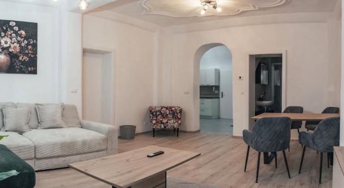 Krems an der Donau Apartment | Gozzo Woods