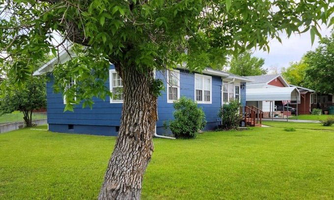 Sturgis House | Grace Cottage - Black Hills home, centrally located in Legendary Sturgis!