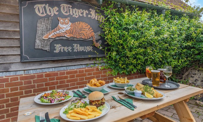 East Dean and Friston Bed & Breakfast | Grace - Tiger Inn