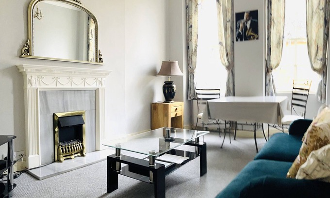 Corsham Apartment | Grade 2 Listed Georgian Apartment in the Centre of Old Town