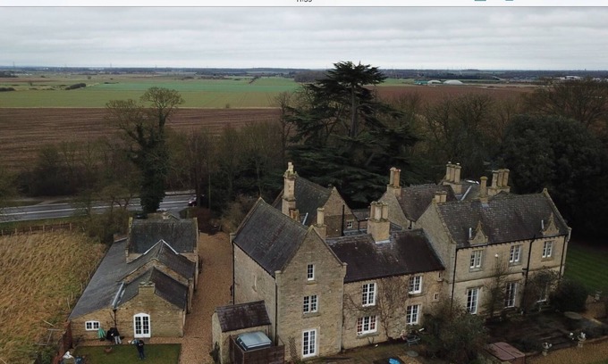 Holdingham Cottage | Grade 2 listed Victorian Coach House