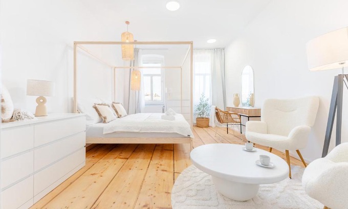 Sankt Polten Apartment | Gran.Suite - Central Station