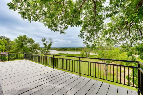Dennis House | Granbury Home with Lake Views about 6 Mi to Boat Launch!