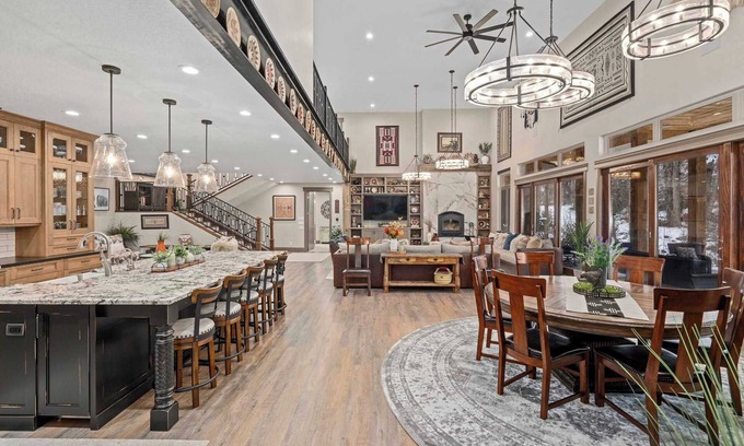 Timber Lakes House | Grand Escape at R&D Ranch