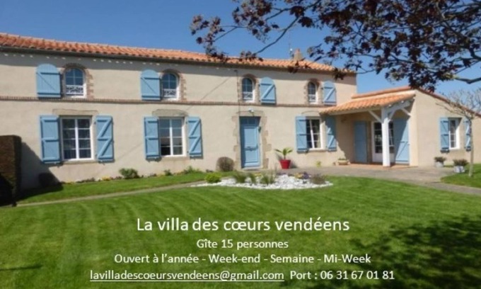 Mortagne-sur-Sevre Villa | Grand Gîte en Pleine Campagne au Calme