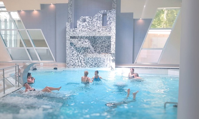 Bourbon-Lancy Hotel | Grand Hôtel de Bourbon-Lancy - Logis - Restaurant et Spa