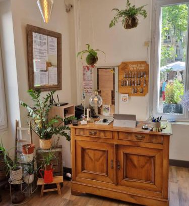 Salon-de-Provence Hotel | Grand Hôtel De La Poste