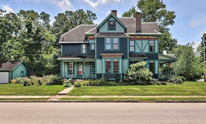 Wilmington House | Grand Historic Home-4 Mi to WEC!