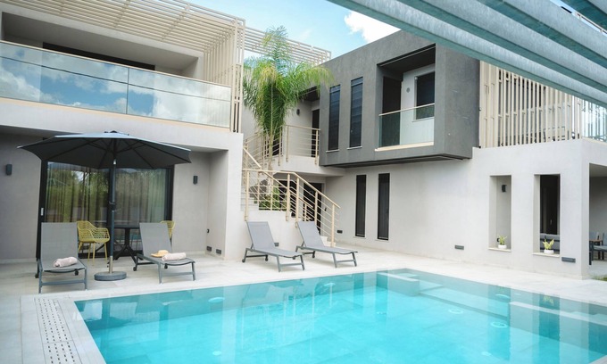 Kourouta Apartment | Grand Kourouta Pool Apartment nr4, Kourouta, Greece