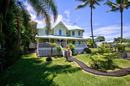 Hakalau House | Grand Melemele home