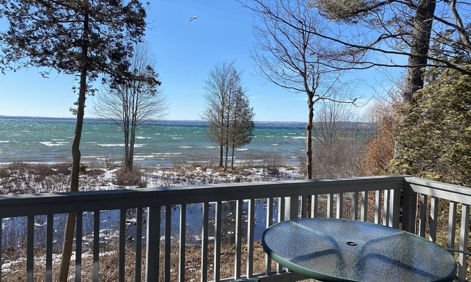 Acme Condo | Grand Traverse Shores Resort Condo on the East Bay!