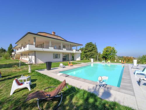 Tavullia Villa | Grand Villa in Tavullia