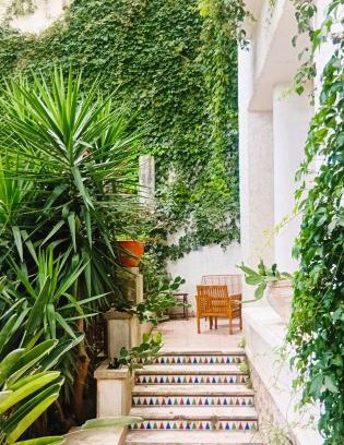 Gambetta Apartment | Grande chambre cosy avec kitchenette, salle de bain et WC privatif