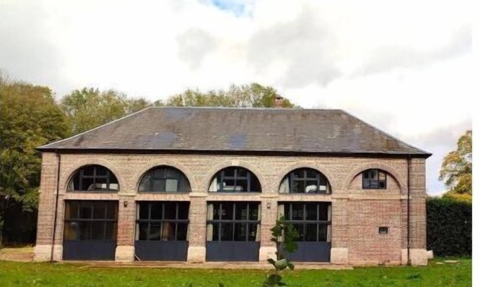 Saint-Jean-du-Cardonnay House | Grande Maison de Campagne au Milieu du Parc D'un Château