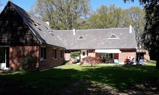 Ferrieres House | Grande Maison en Pleine Nature au Cœur d un Bois