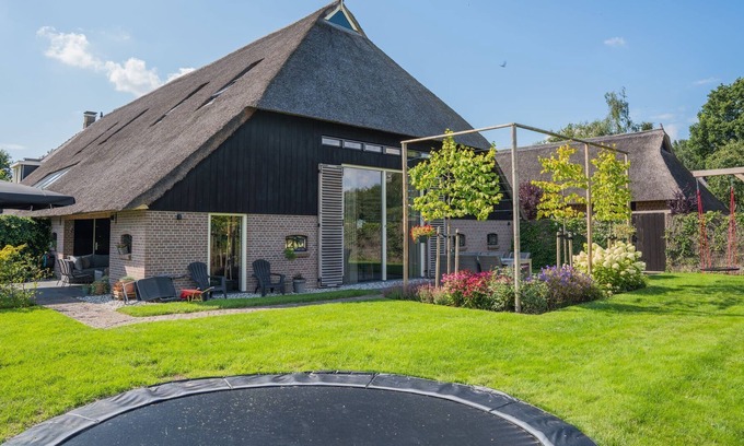 Dwingeloo Other | Grandeur Farmhouse in Dwingeloo at a National Park