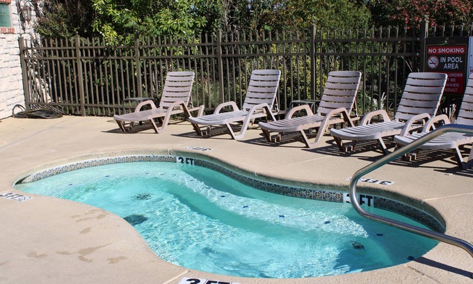 Table Rock Condo | Grandpa's Getaway-Beautifully Updated plus Resort Amenities