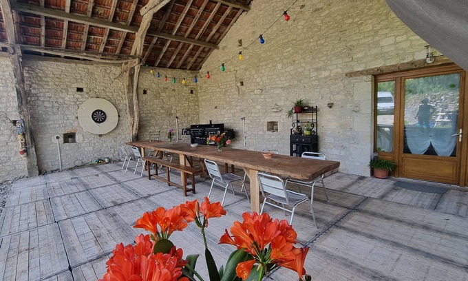 Pons House | Grange Aménagée Avec Piscine
